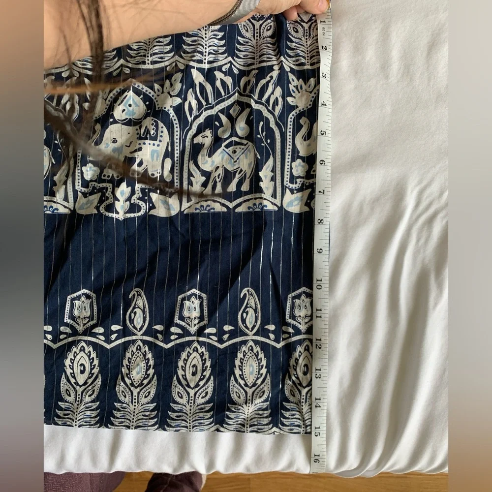 Patterned Tote - Picture 2 of 3